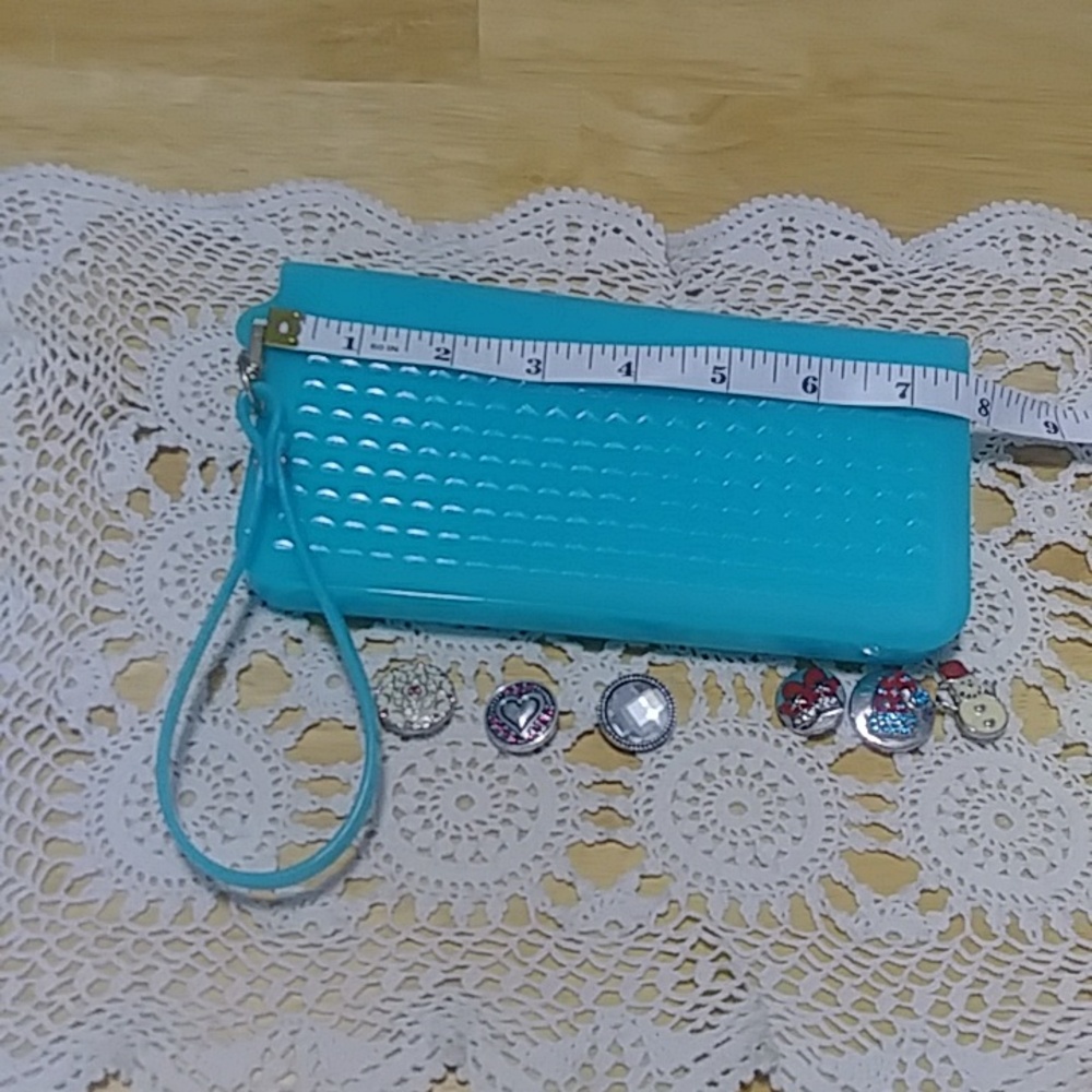 Snap Jewelry Leather Billfold with removable snap charms - Picture 4 of 6